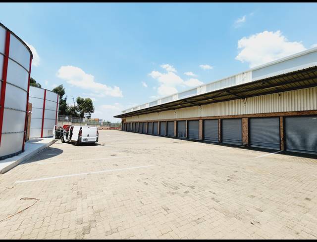 5,040M² WAREHOUSE TO LET IN COSMO BUSINESS PARK